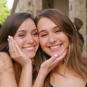 Meet your Posher, Mia